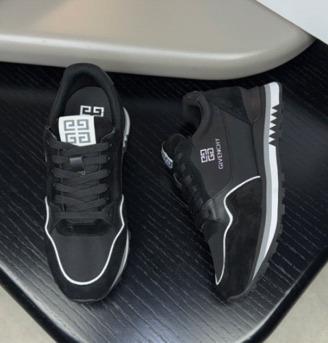Givenchy B22 Sneakers