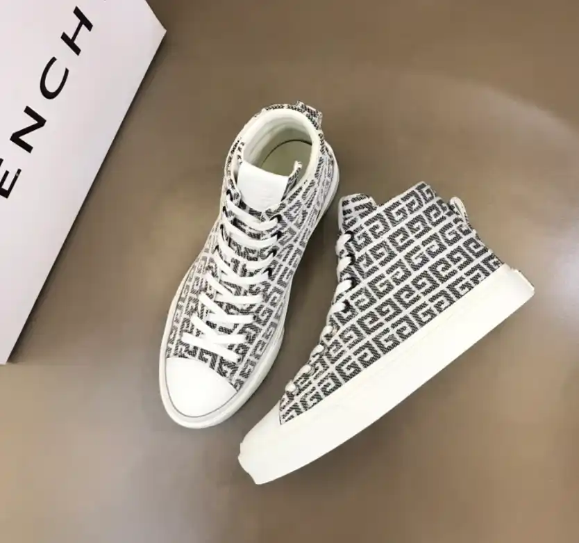 Givenchy Sneakers