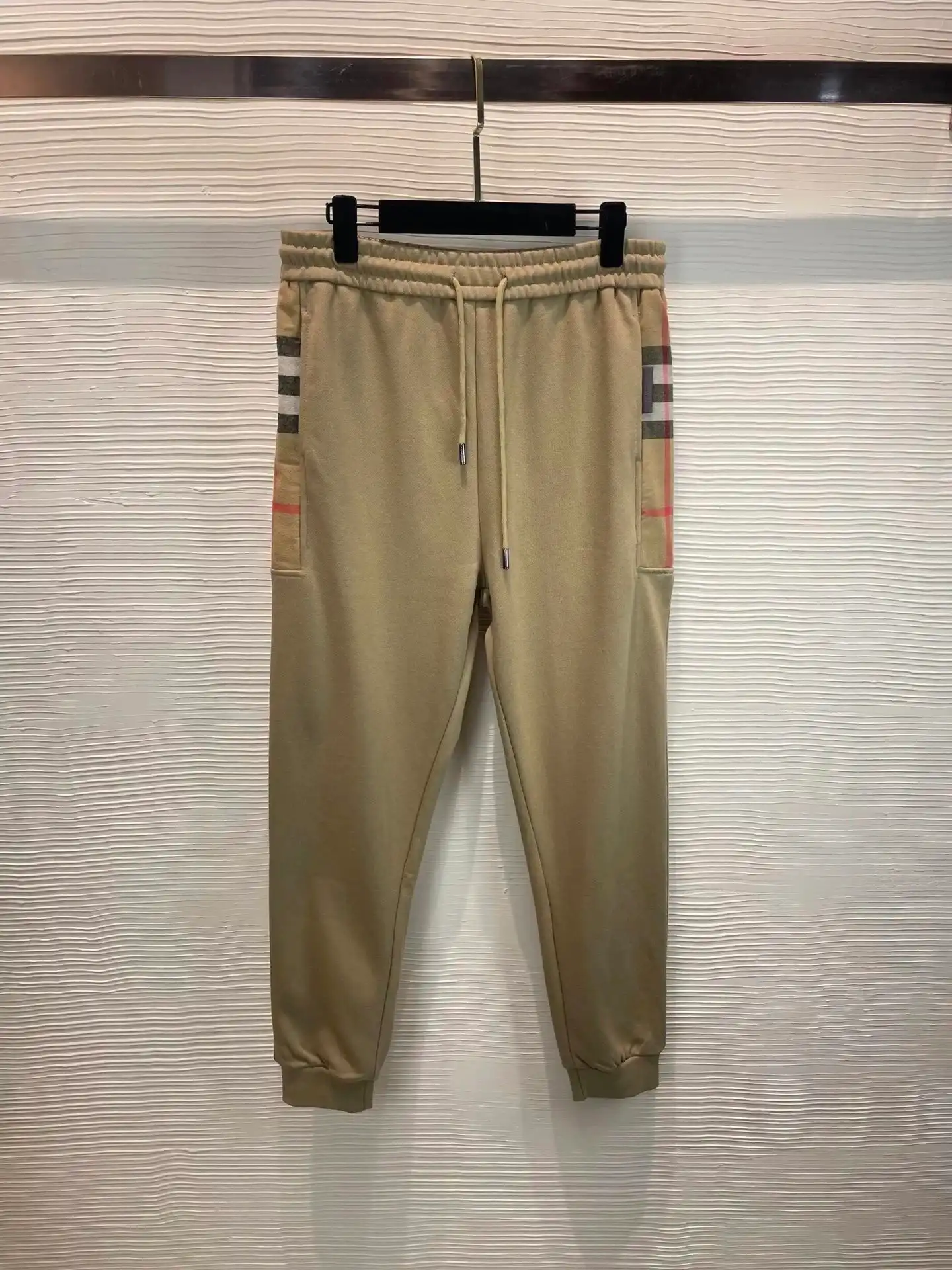 Burberry sweatpants (7 styles)