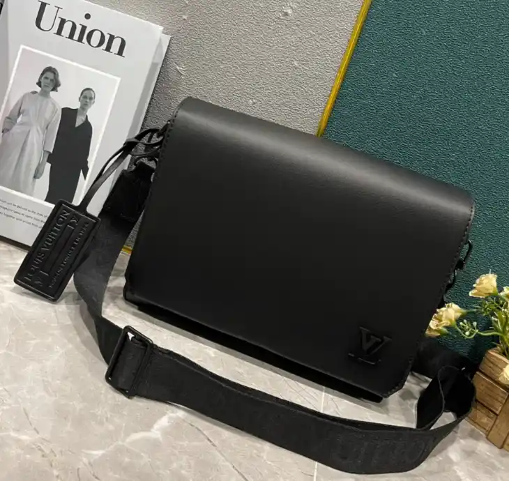 Louis Vuitton Shoulder Bag 2